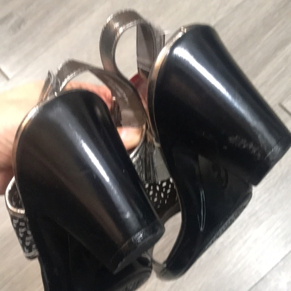 Eurosoft by Sofft Silver/Pewter “Vania” Comfort Heel Sandals NWT Size 11 - Picture 5 of 10